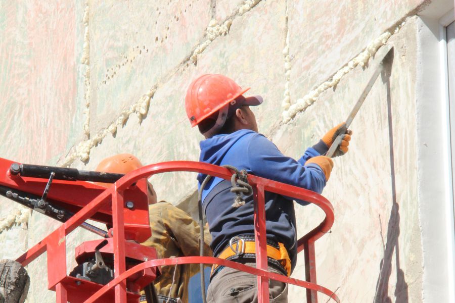 ремонт здания. газификация дома. капитальный ремонт с 01. капремонт картинки. капремонт дома.